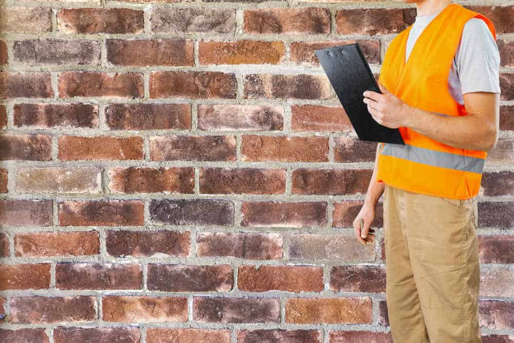 Can I Get a Surveyor to Fight My Corner—And Who Pays for That Luton?